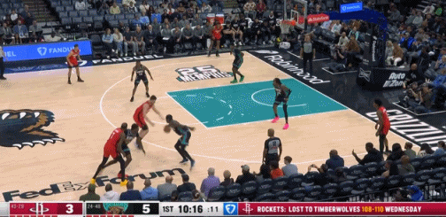 今天吃饺子喽！申京开局就上演五佳球！
在今天NBA常规赛火箭对阵灰熊的第一节比赛