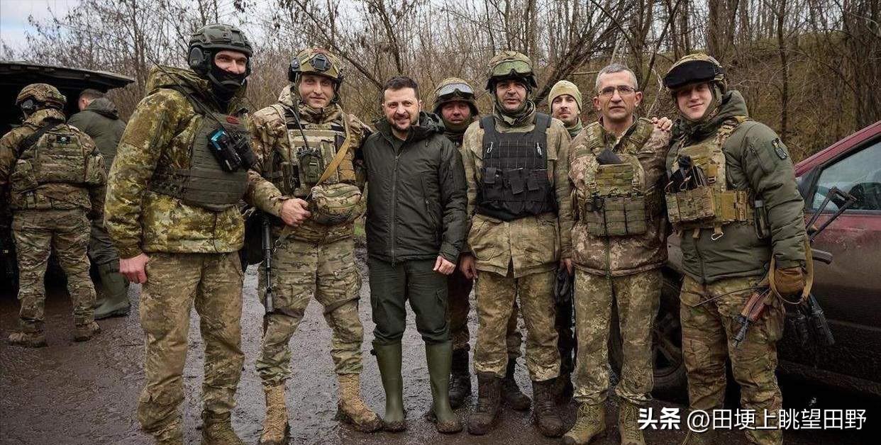 俄罗斯还是输在了自信方面。

2022年2月打起来的前一天，全世界都觉得俄罗斯只