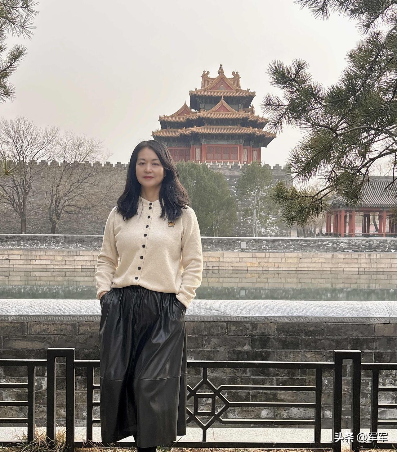 去北京玩，我就不喜欢坐地铁，堵车也要坐公交车。

坐地铁上来下去的太麻烦，而且什