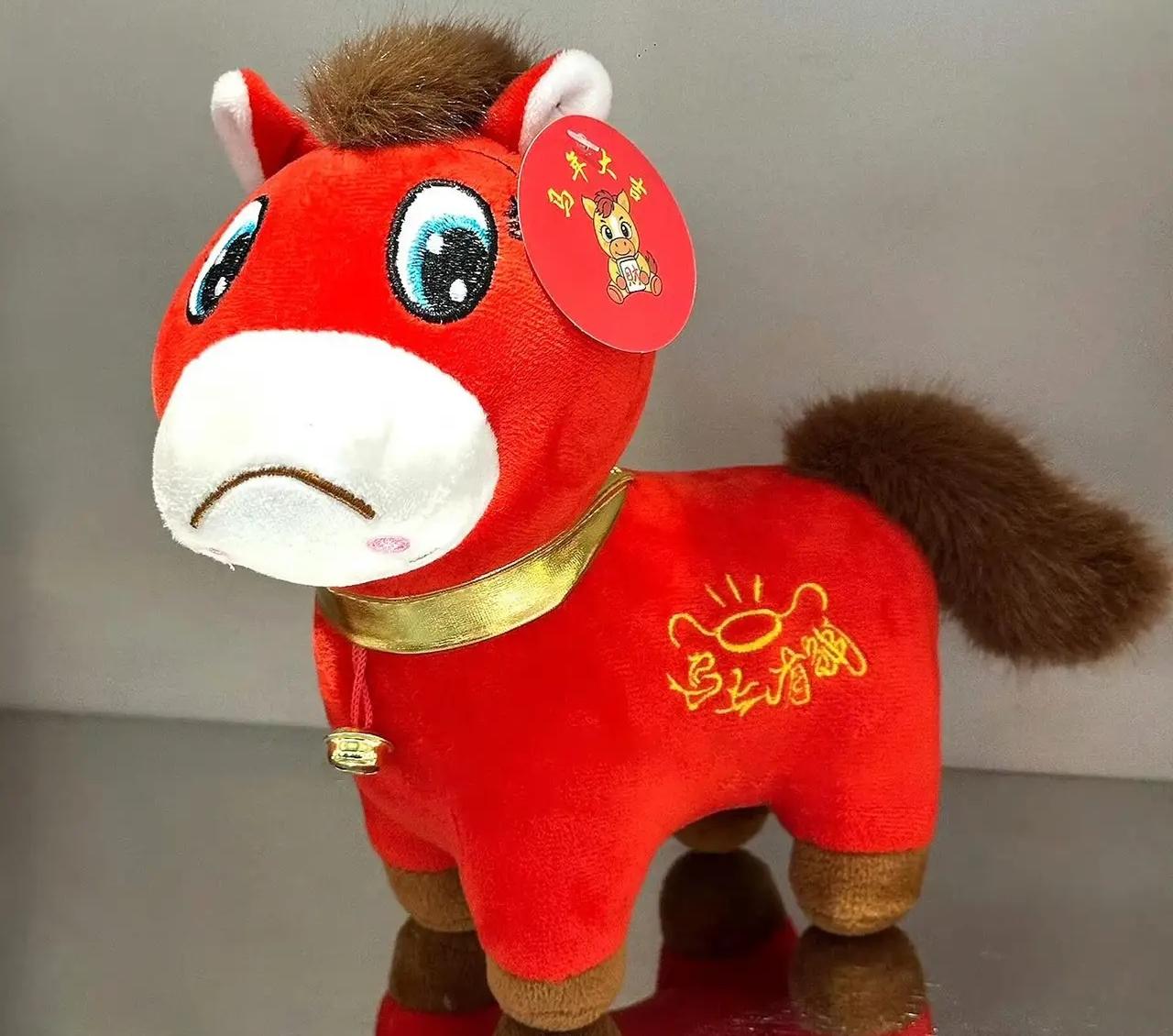 它怎么能红呢？它怎么就红了！
哭哭马意外爆红的底层逻辑：
一、核心定位：不完美中