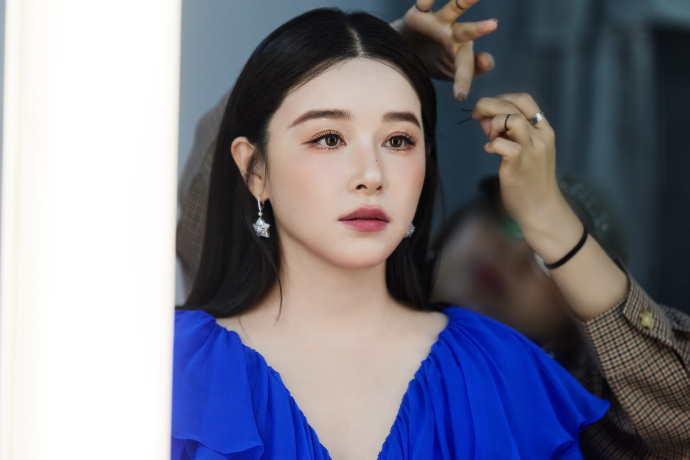 阚清子真诚阚清子发言阚清子真诚发言：既然乘风2026是直播，那就让我们一切都来真