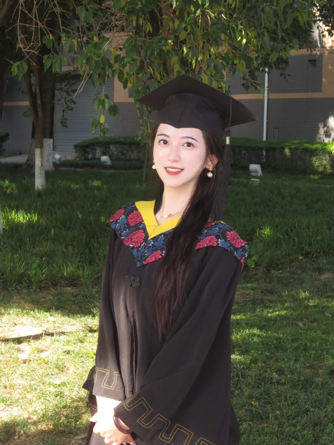 毕业🎓正戴学士帽真的好有博学感！