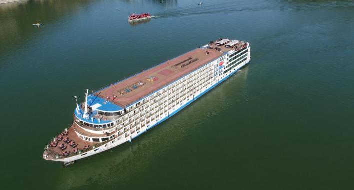 美国在公海强扣中国油轮，
为啥中国很淡定，反应平和？
谢天谢地美国做了中国的好老