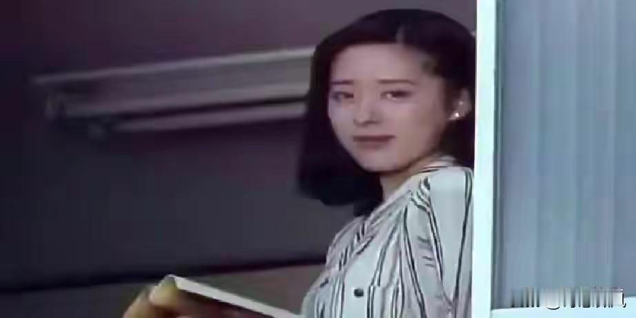 大山里的那句“老师，嫁给我吧”，后来真的改变了两个人的人生。
 
故事发生在西南