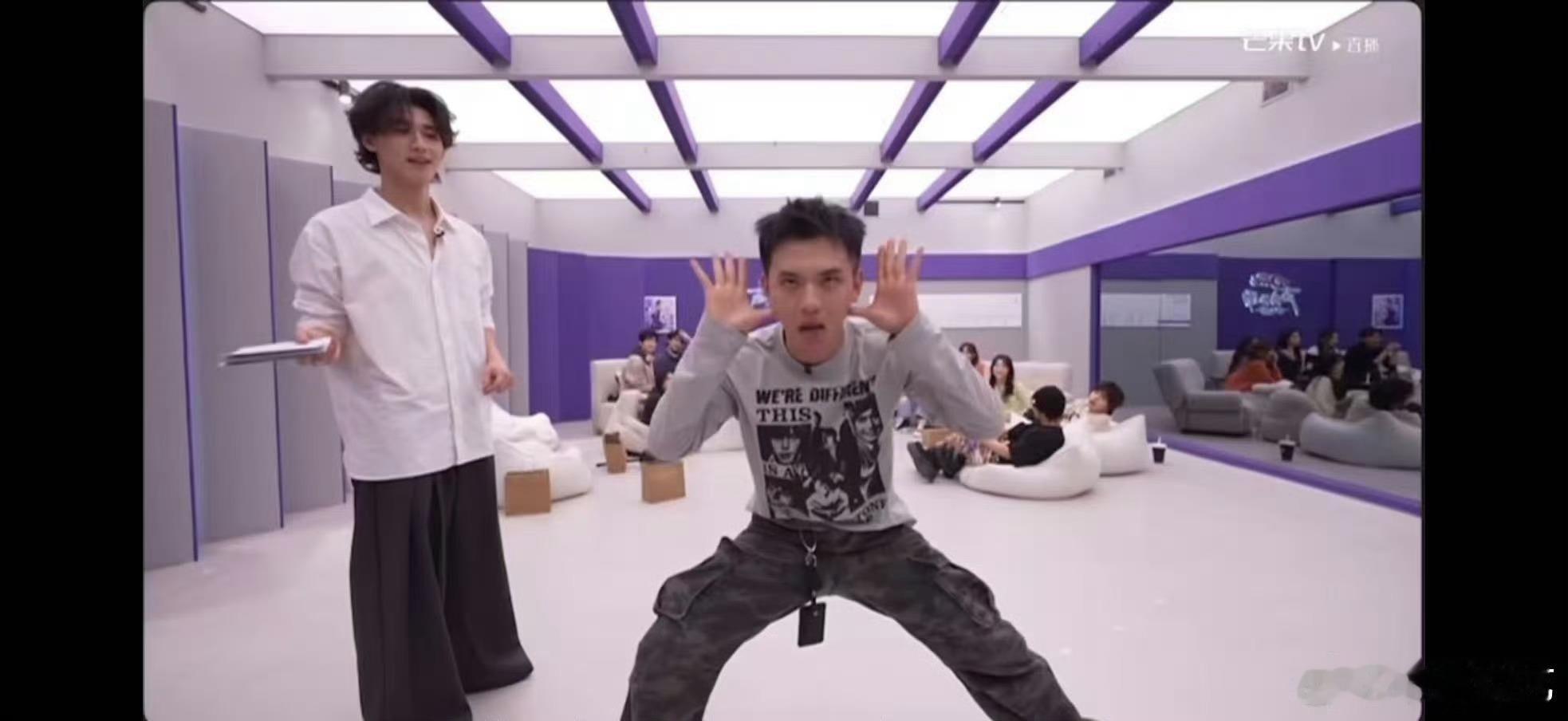 E人的惩罚就像奖励宋宇航做鬼脸连拍完全没觉得是惩罚，夏哲轩被cue来段rap也自