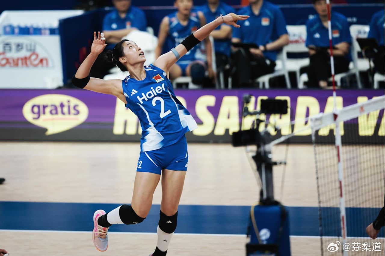 中国女排vs巴西女排2026年世界女排联赛前两局：中国队0-2（24-26/18