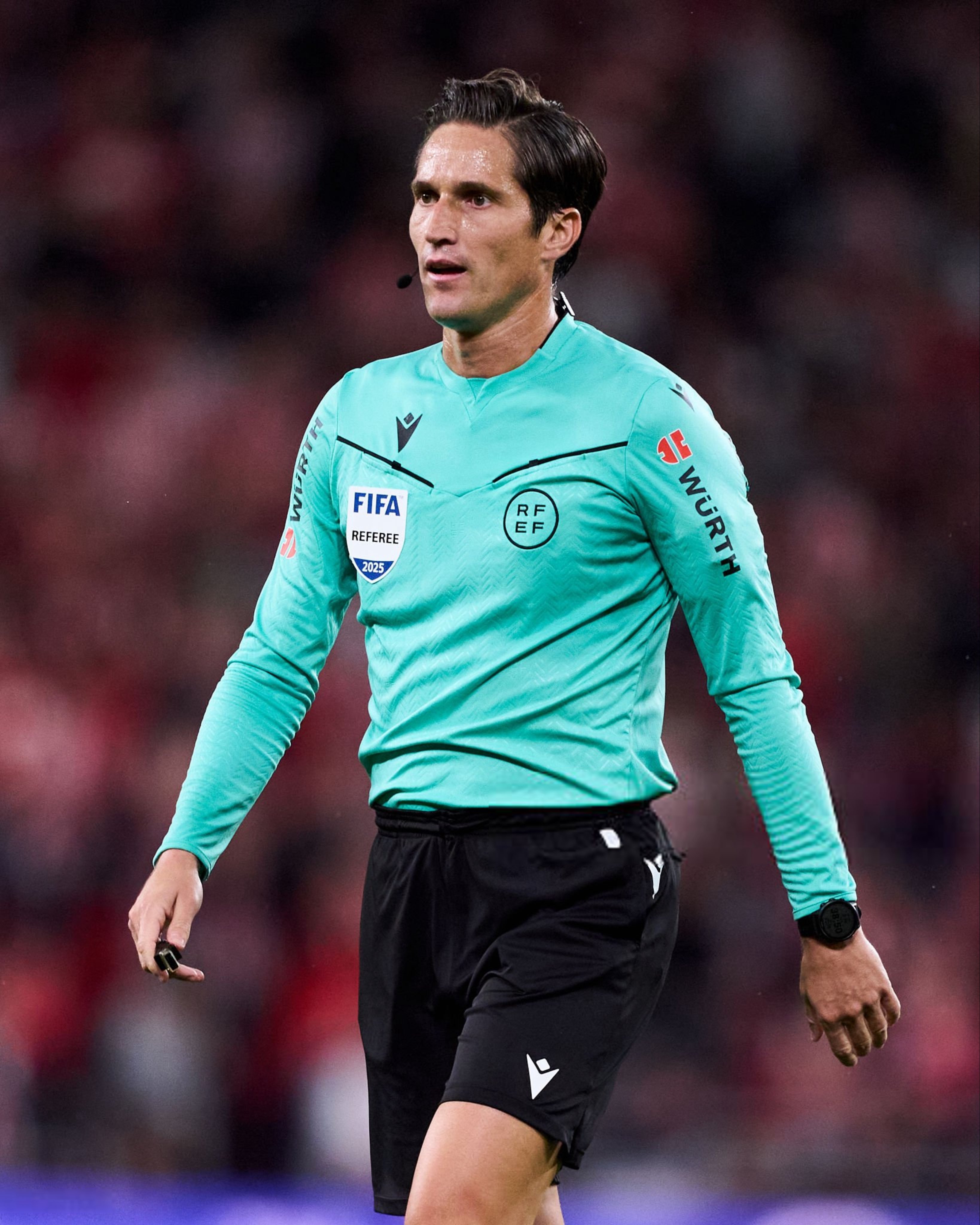 官方：蒙特罗执法巴萨客场对阵毕尔巴鄂竞技的比赛。毕尔巴鄂竞技vs巴萨巴萨