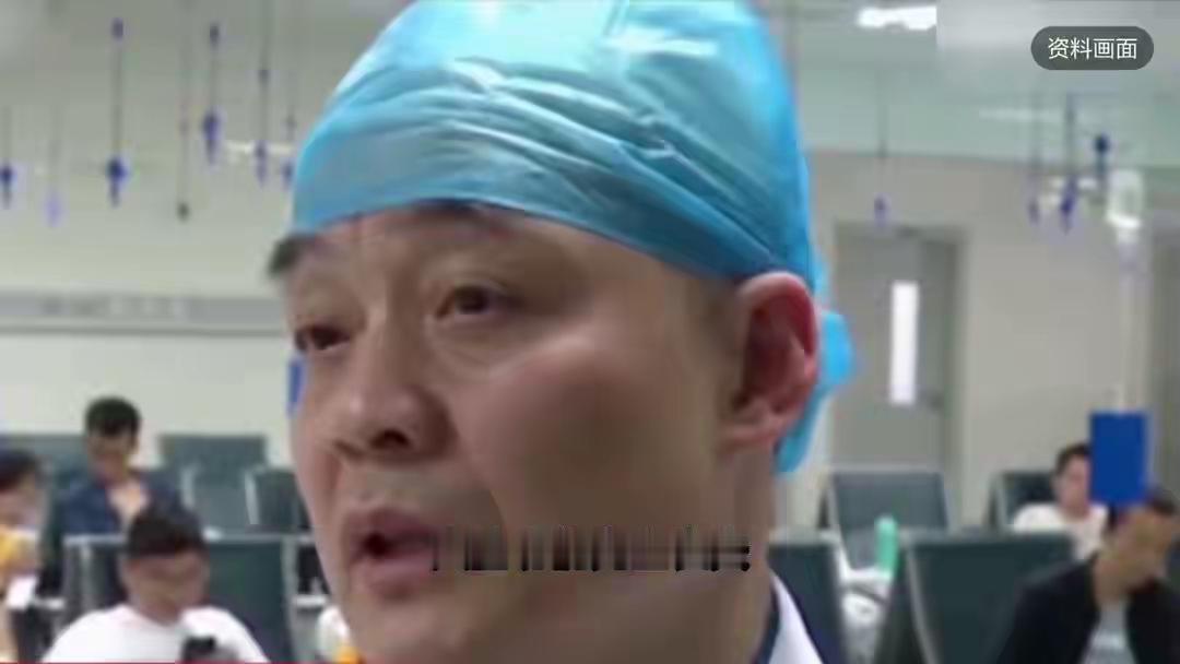 破防无数人！458天无望坚守，妻子贴身守护脑死亡丈夫，最终告白看哭全网。
 （个