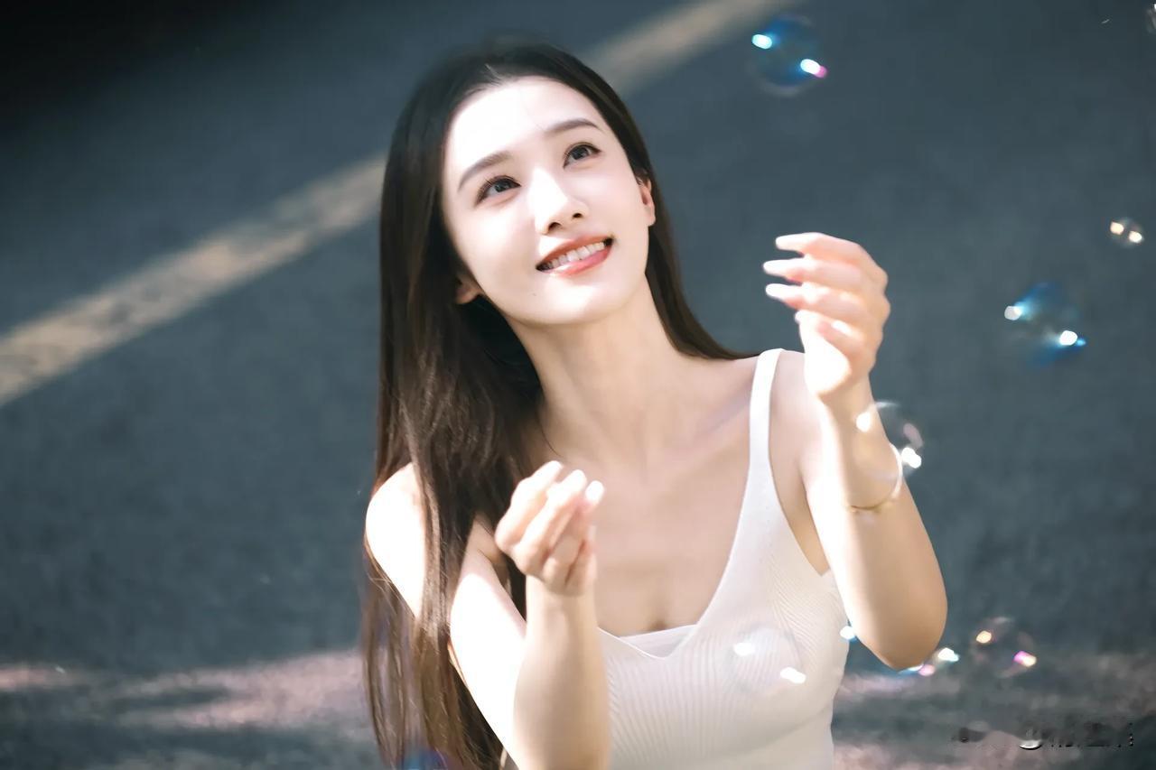 吹尽轻烟，笑看红尘。