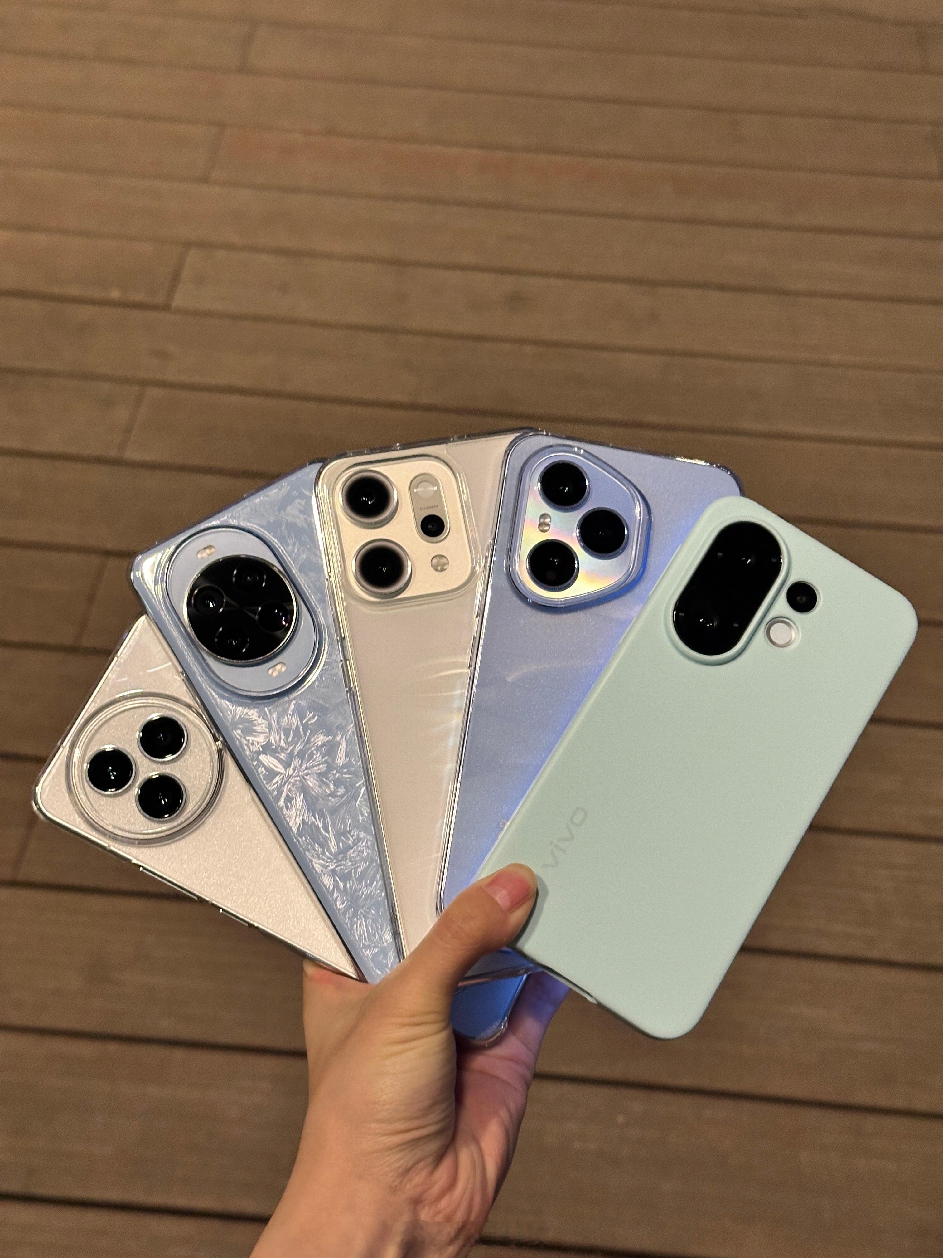 各家定位的人像旗舰都发布了，vivo OPPO 华为都是3499起，荣耀3399