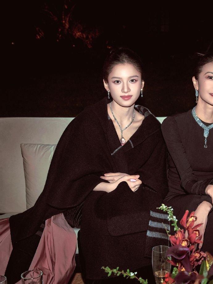 我心中高干文女主就是张婧仪这样的…很高贵，没有侵略性的美！说实话真的比白幼瘦好看