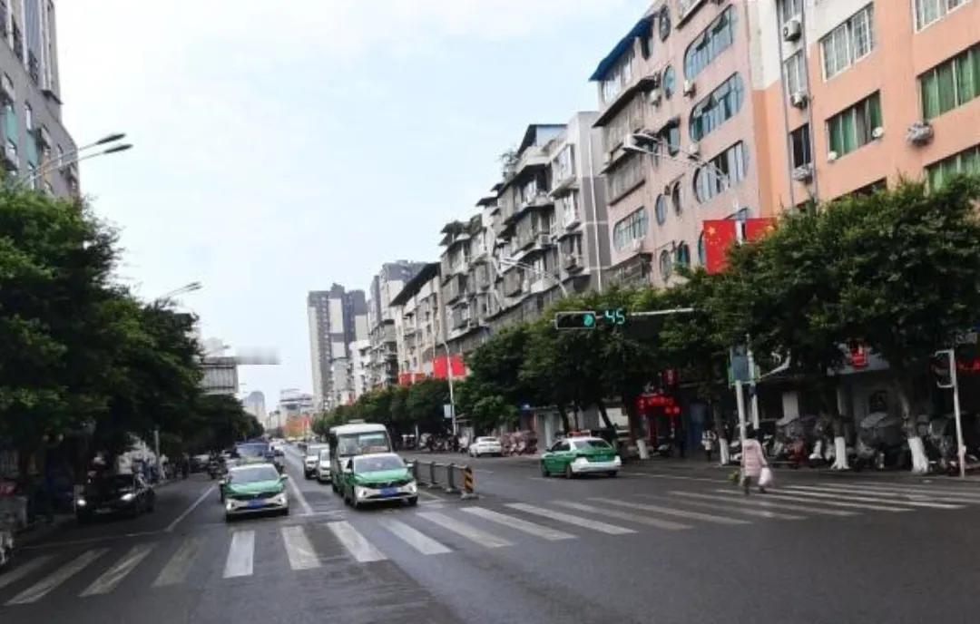 犍为县是四川省南部的一座有名的历史文化名城，是四川省乐山市管辖下的一座县城。犍为