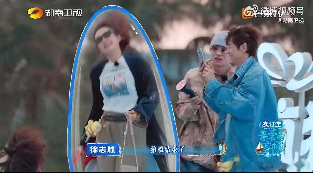 秦岚走秀没有不美的权利 秦岚对谭松韵饭撒亲爱的客栈 客栈时装秀秦岚真的杀疯了，一