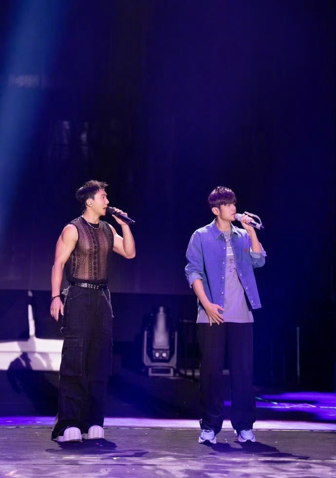 刘畊宏又给周杰伦作词了谁的青春DNA狠狠动了！周杰伦和刘畊宏时隔多年再合作，还是