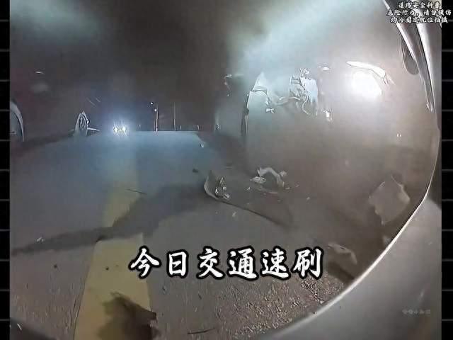 开车不要吃瓜，容易追尾！