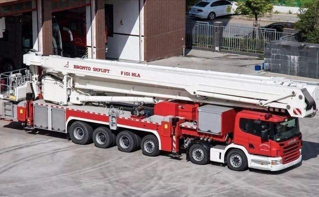 我国是出了名的制造大国，连火箭和航母都能造出来，为何要花2400万人民币，重金购