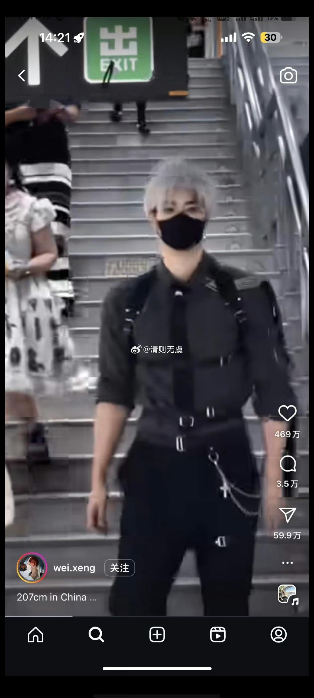 胖狼推忙着吹自家点赞在恋与深空排第四了，但其他人只看到了外网点赞量最高的都是秦彻