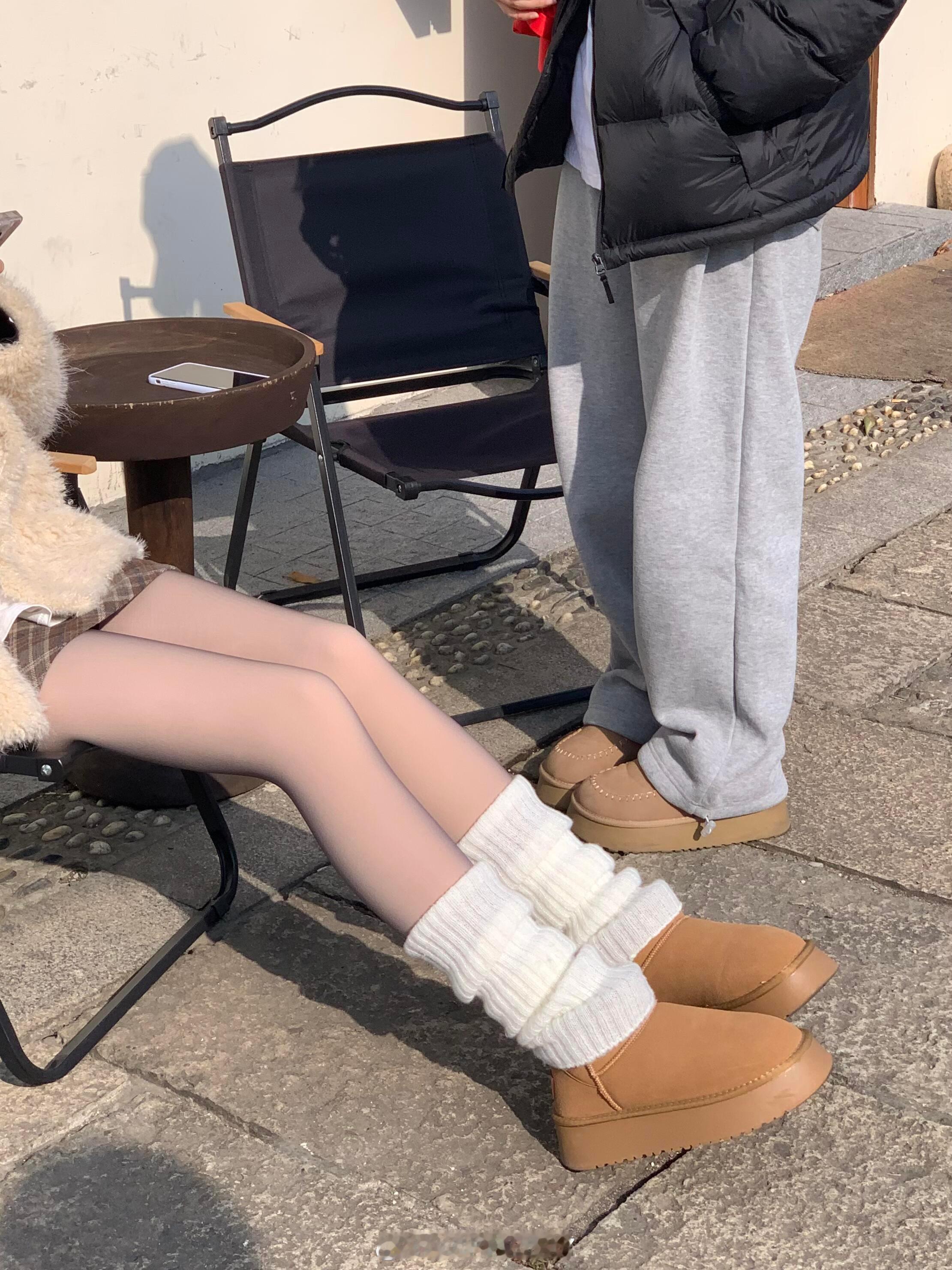 一个宿舍追着要🥲…第一次穿出门，没想到居然这么自然清透，有点震惊到我了，出门瞬