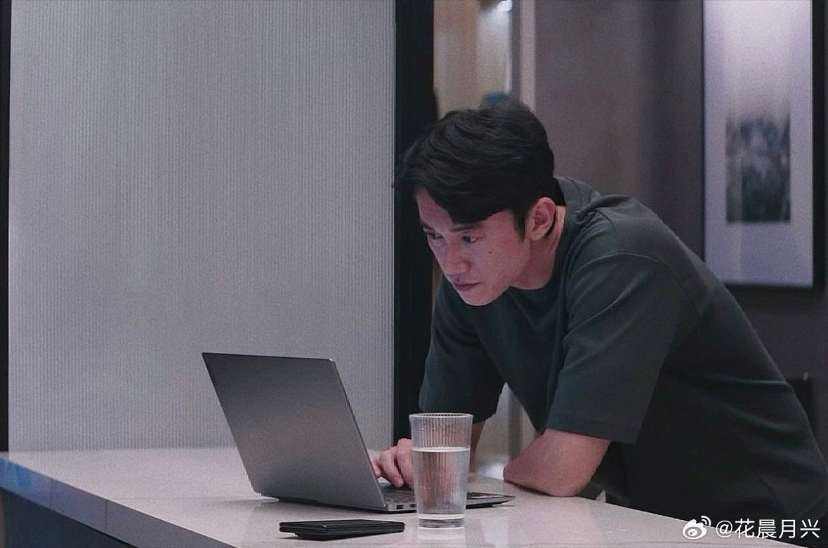 《危险关系》越看越上头！导演镜头太绝了，皮肤纹理都清清楚楚，滤镜高级有质感，完全