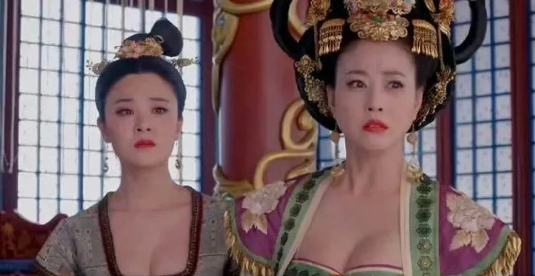 据说当时武媚娘传奇播到一半要求回去整改，才播完 