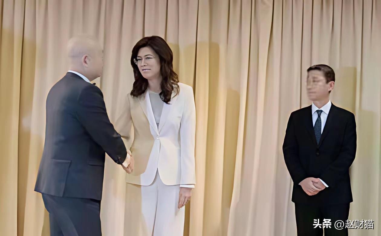 还记得郑丽文刚当选国民党主席时的那番慷慨陈词，随后率团访问大陆，让不少大陆民众对