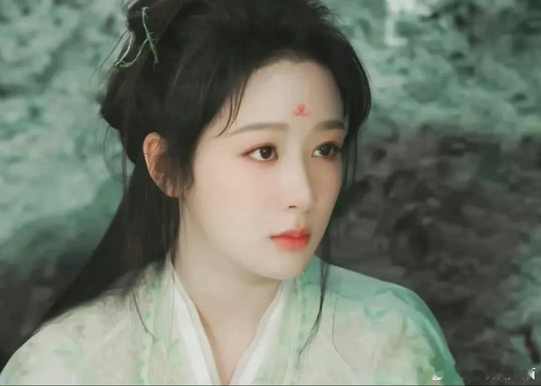 杨紫在少女和姨之间只差一个妆造 ​​​