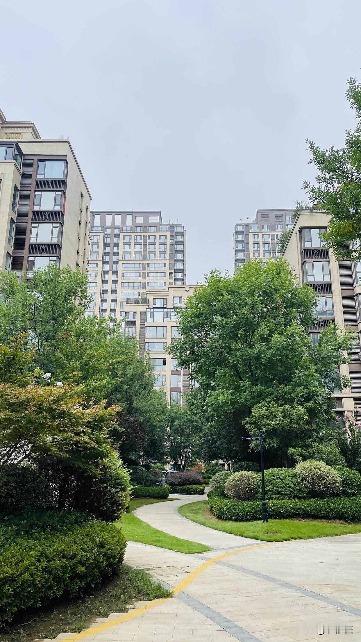 🔥全款买房亏大了？贷款30年才是赢家！算完这笔账我傻了
你买房会选全款还是贷款