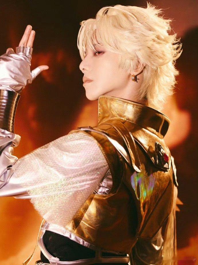 华晨宇「火星方舟」生日皮肤温暖上线，这是品牌与华晨宇的特别联动，更是偶像与粉丝之