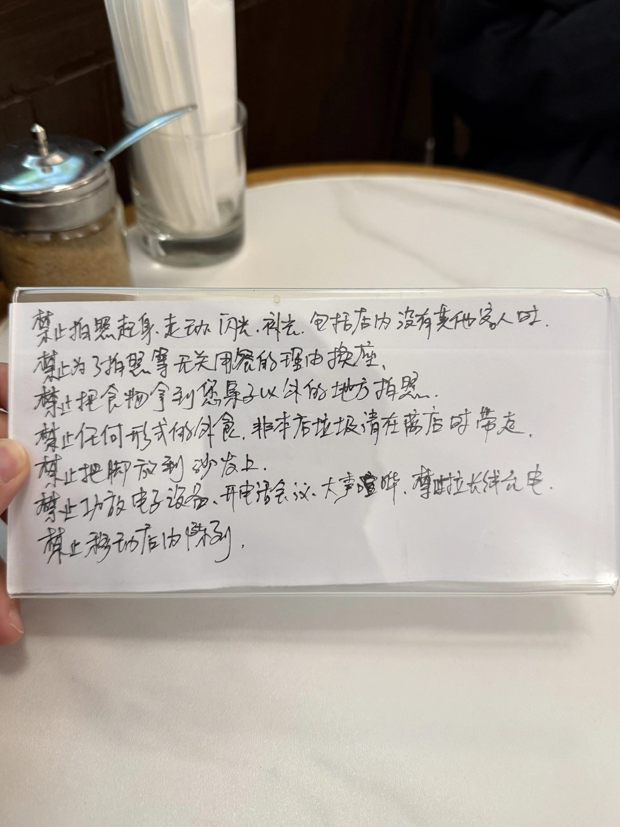 谁能解释成都咖啡店这种现象。。。。。 