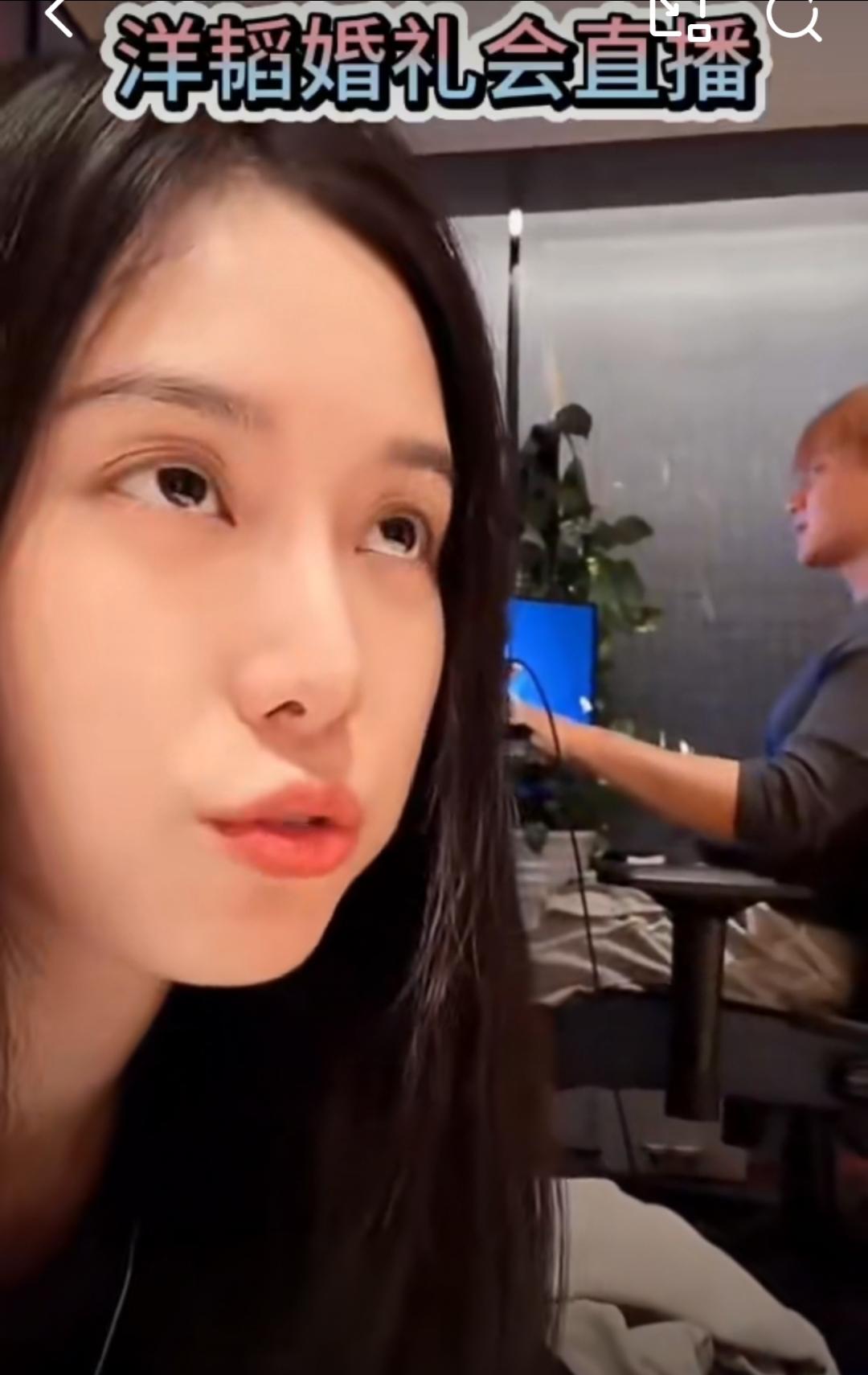刷到黄子韬回应婚礼直播的片段，直接被甜到姨母笑！网友问会不会直播，他秒接“肯定要