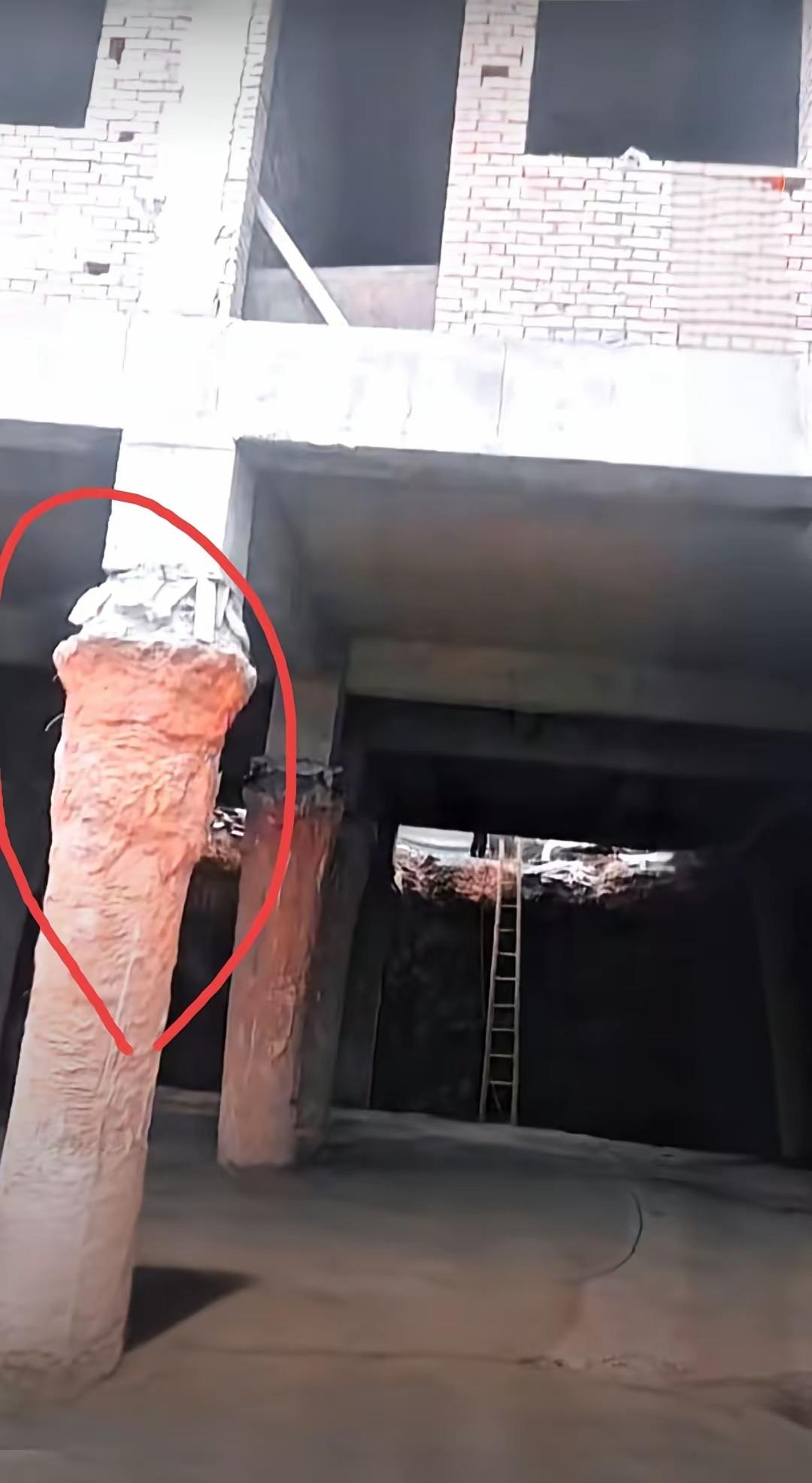 谁都不服，就服我邻居，胆子实在是大，房底竟然敢这么掏，问他这样干怕不怕影响房子安