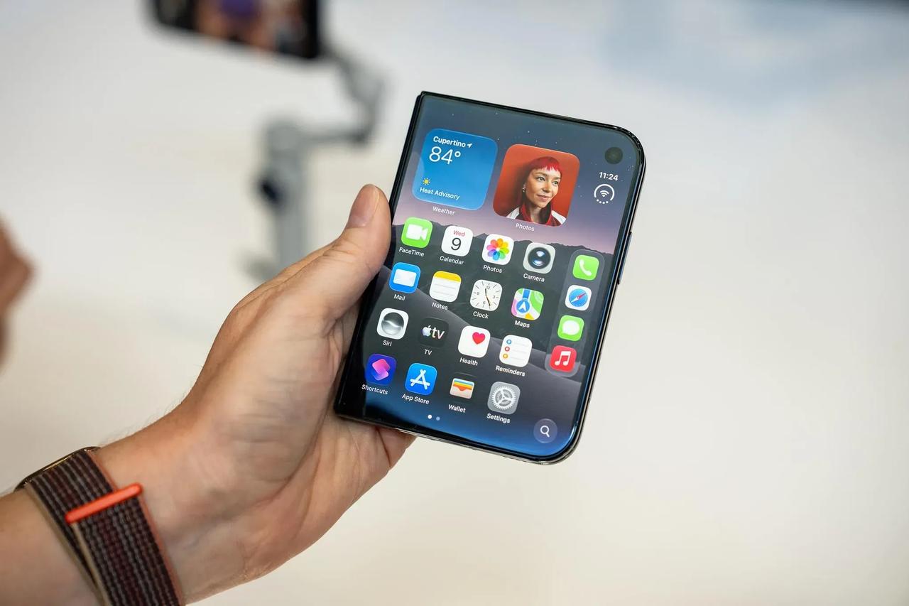 苹果折叠屏iPhone Duo发布！15999元起，性价比挺高
又是一年9月10