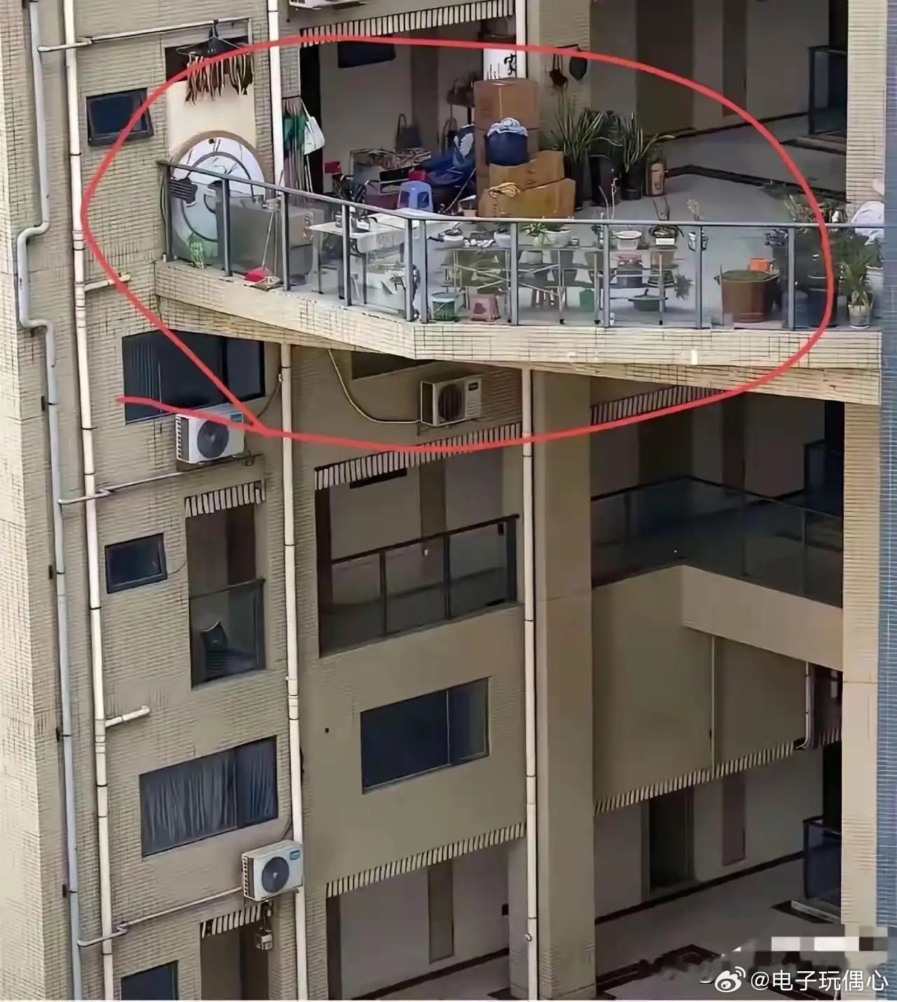 这样对阳台要是出多10万元划算吗？ 