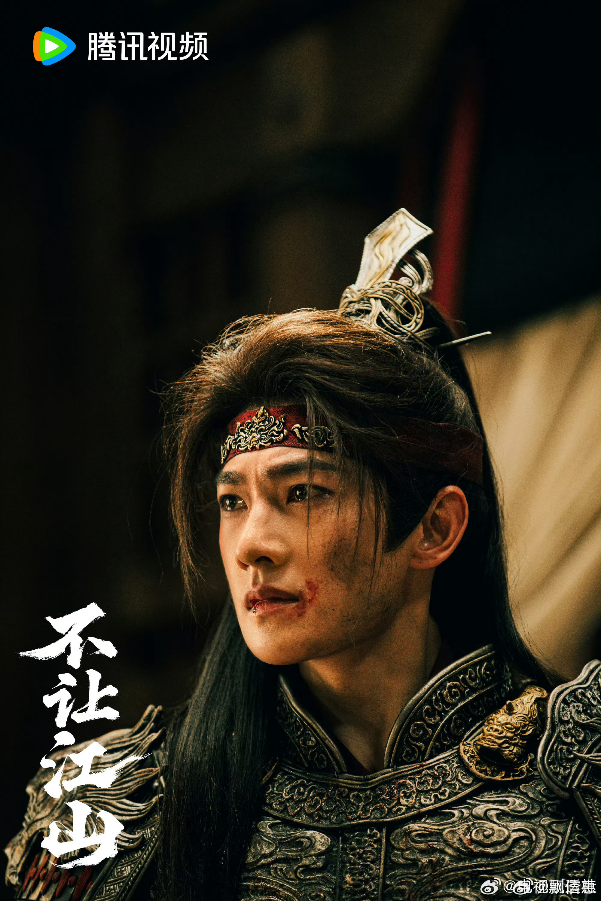 杨洋演少年将军一人千面恭喜杨洋《不让江山》顺利杀青，一人千面的少年将军，我真的狠