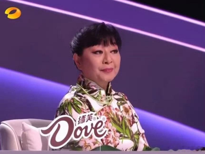 殷秀梅太会了！弃权把难题甩给何老师，梗感与体面并存～ 