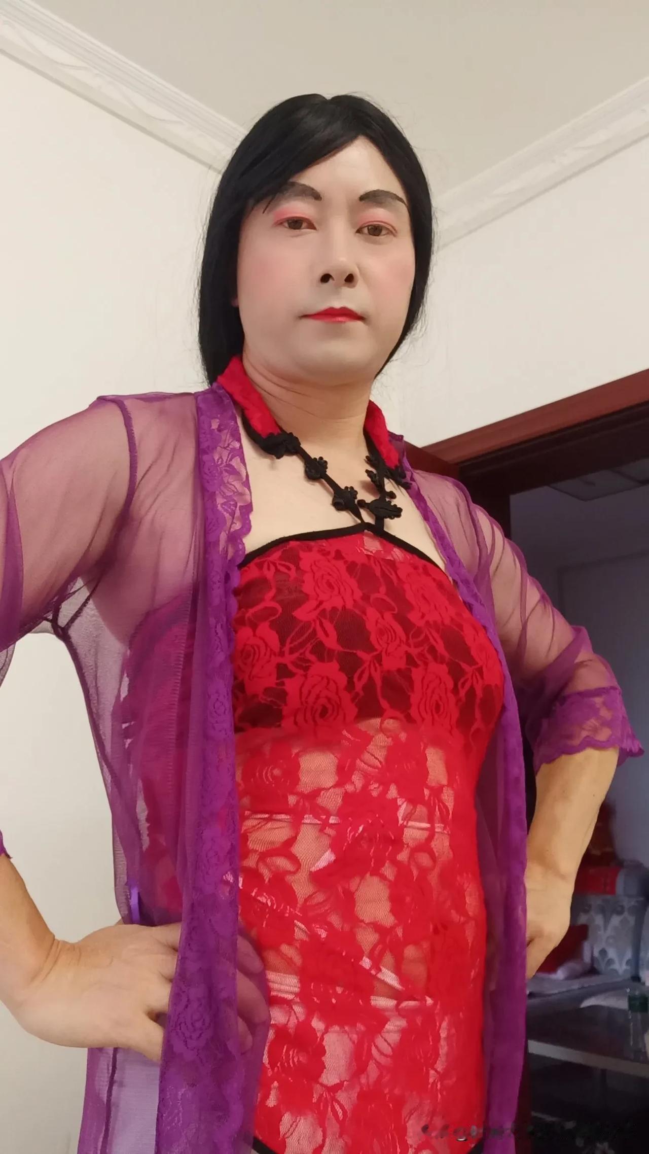时尚大叔女装穿搭分享
#变装# #时尚# #男扮女装# #变装反差穿搭# #大胆