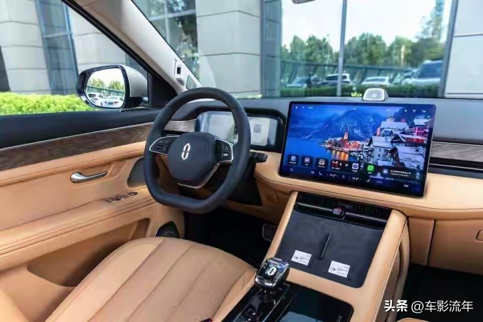 内行人建议买m5还是m7
先给结论：预算25万内、个人/小家庭、好开好停、重操控