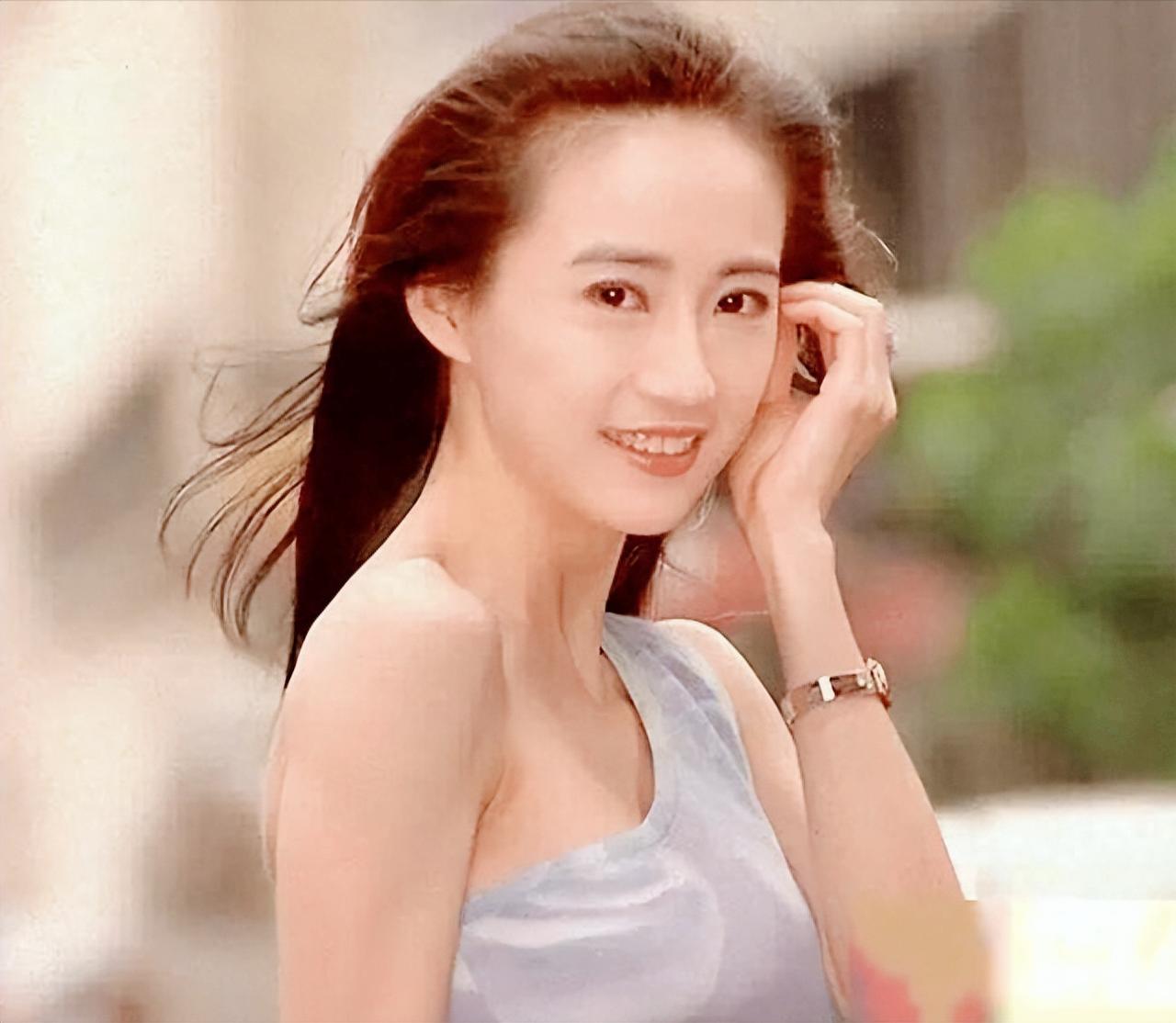 【中国最美尼姑：黎明、林志颖为她着迷，当红时出家，如今这样了】
1966年，桑妮