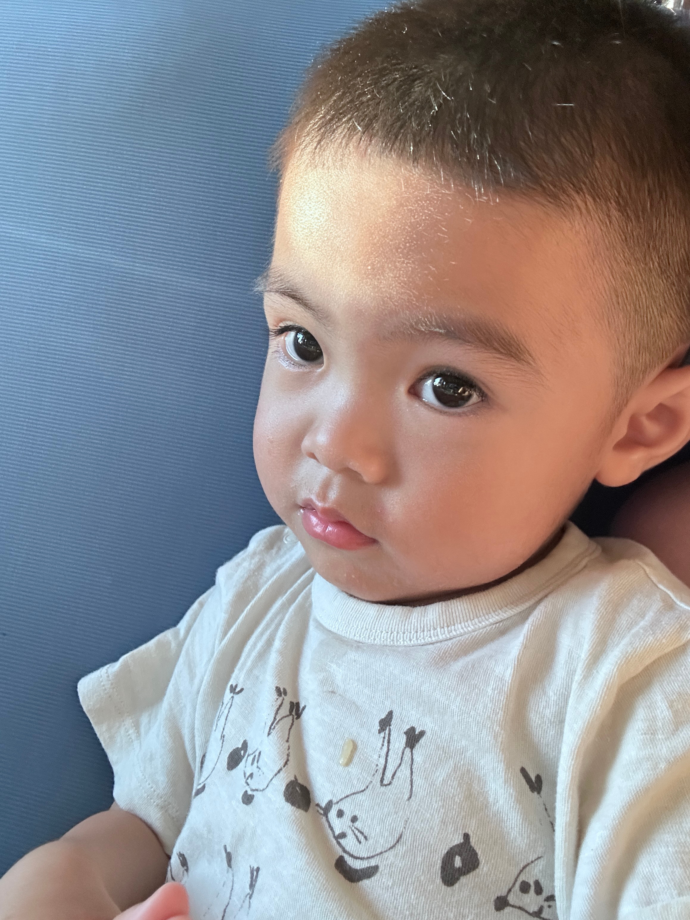有时候不是儿子放不下妈而是妈放不下儿[揣手] ​​​