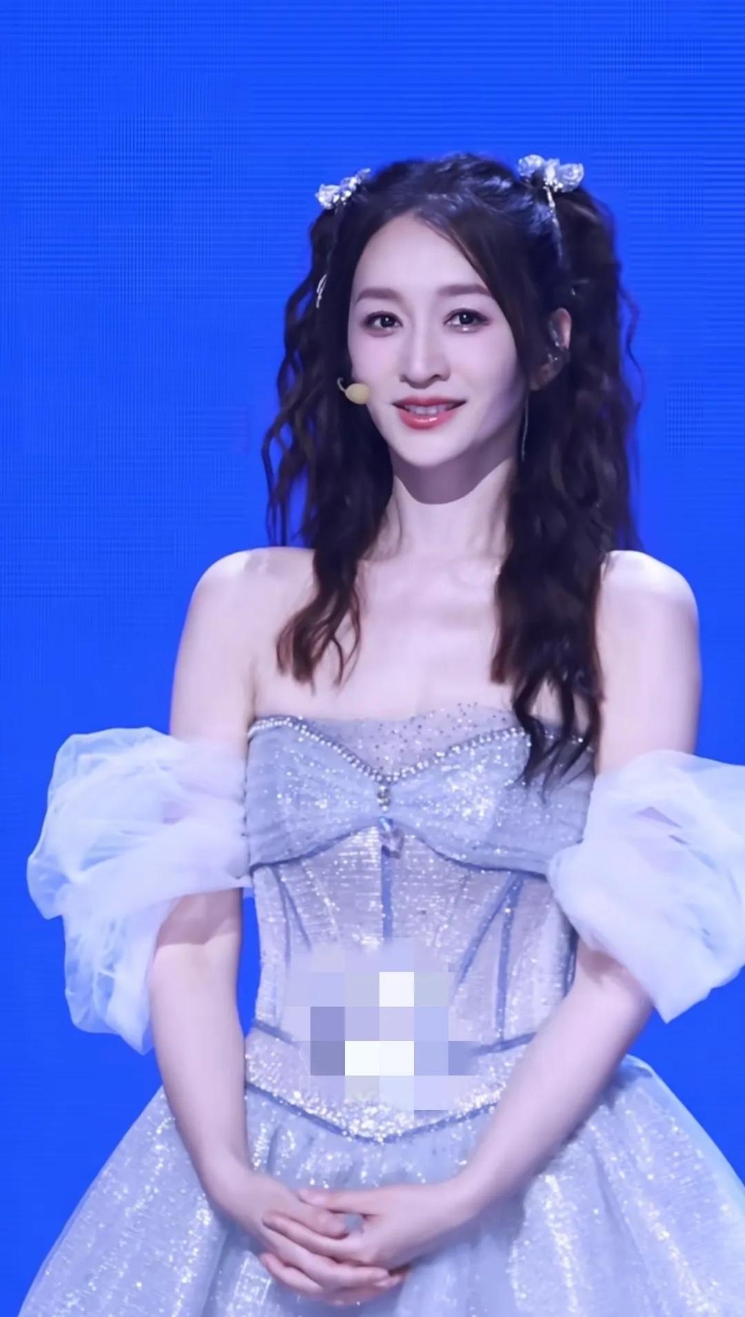 李小冉有没有演技，
真的已经不那么重要了，
我现在最想看到的不是她能演啥角色，而