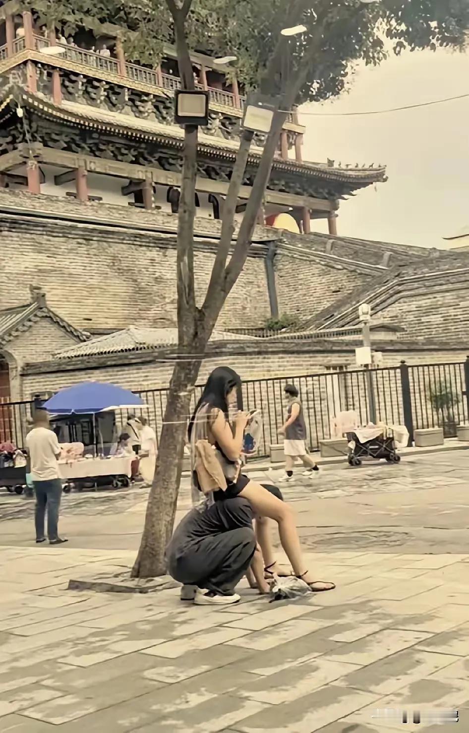 这是什么情况，太丢男人的脸了吧！女人是不是太过分！