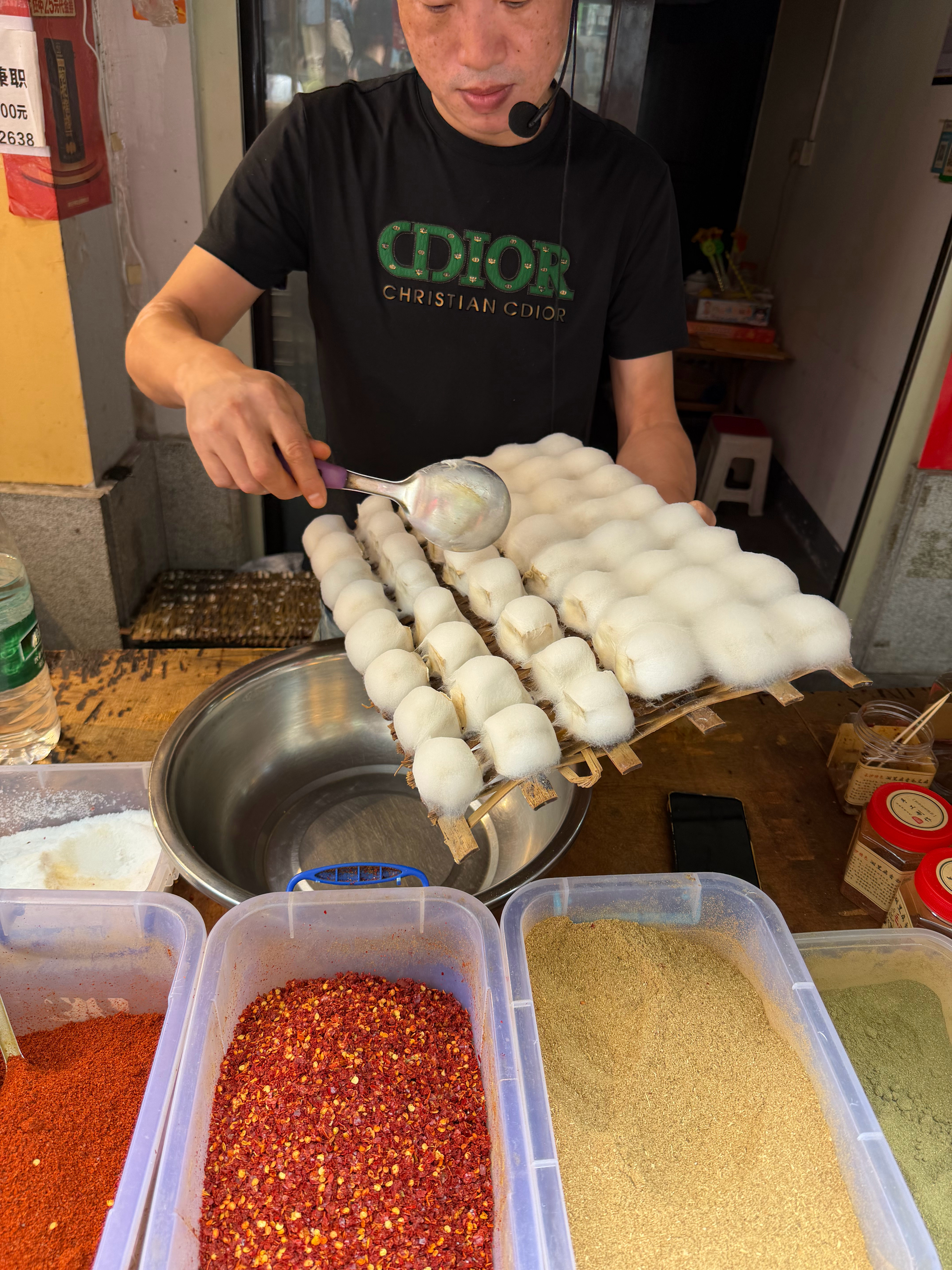 求助万能的网友，昨天从长沙买的这个毛豆腐，今天能马上吃吗，还是得等放 15 天发