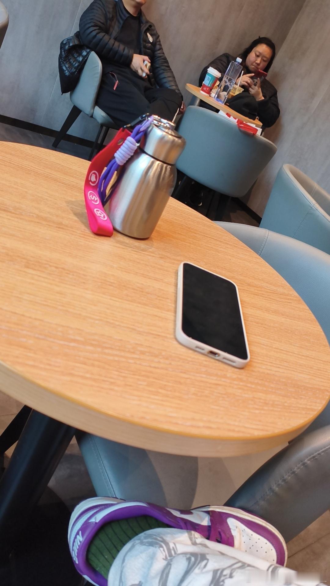 大v聊车我和汽车的日常 今天晚上电话从6:00开始连着四个电话，一直打到11:3