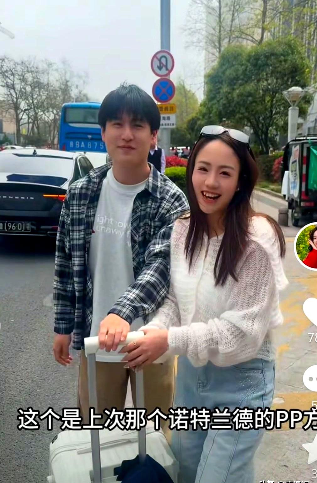 一场“认亲直播”刚开场，屏幕外的心就凉半截。
小妹儿要去山东见生父，外婆的妹妹嫁