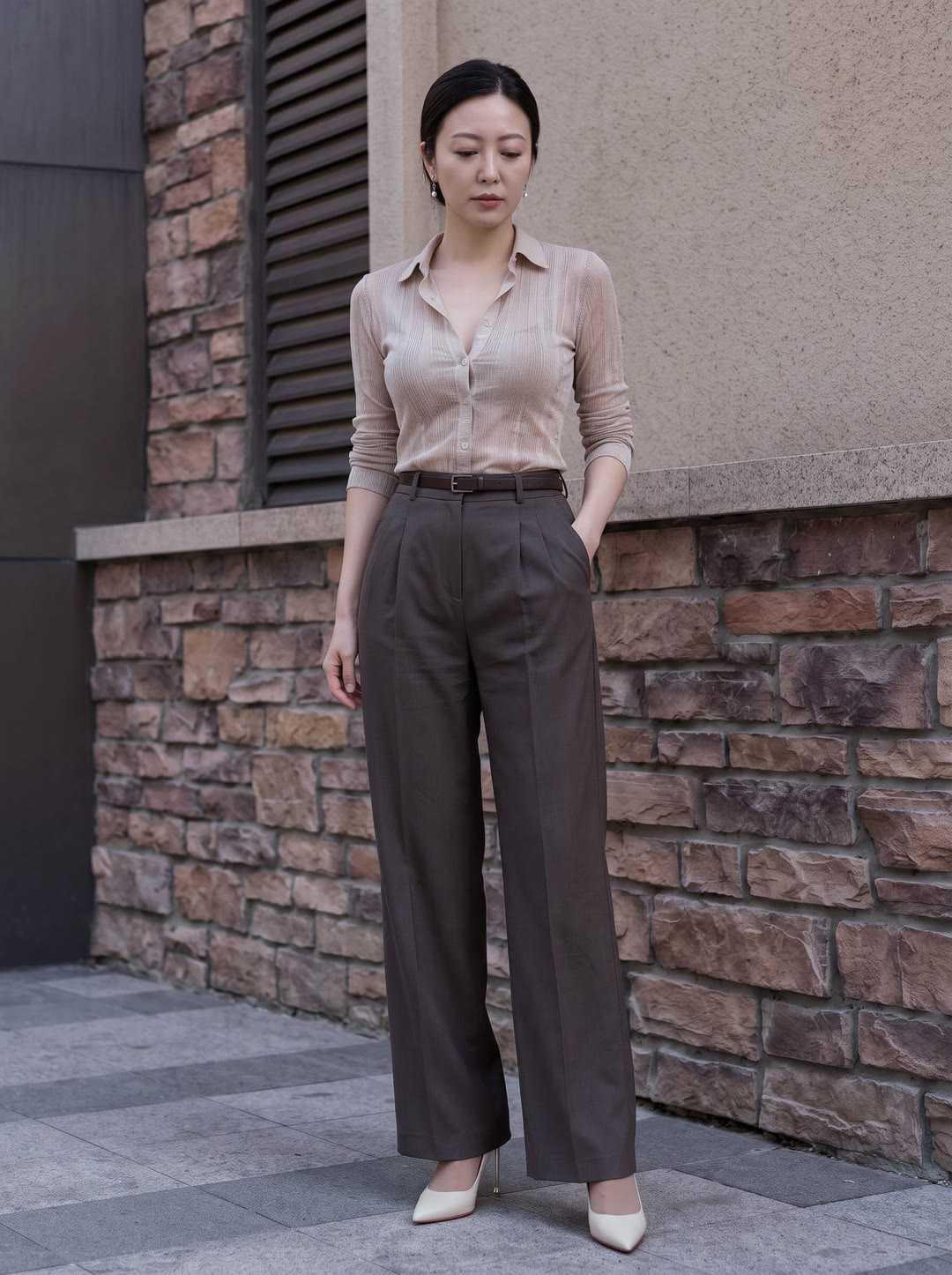 职场节奏稳如钟，内心自有定盘星早秋姐感系穿搭