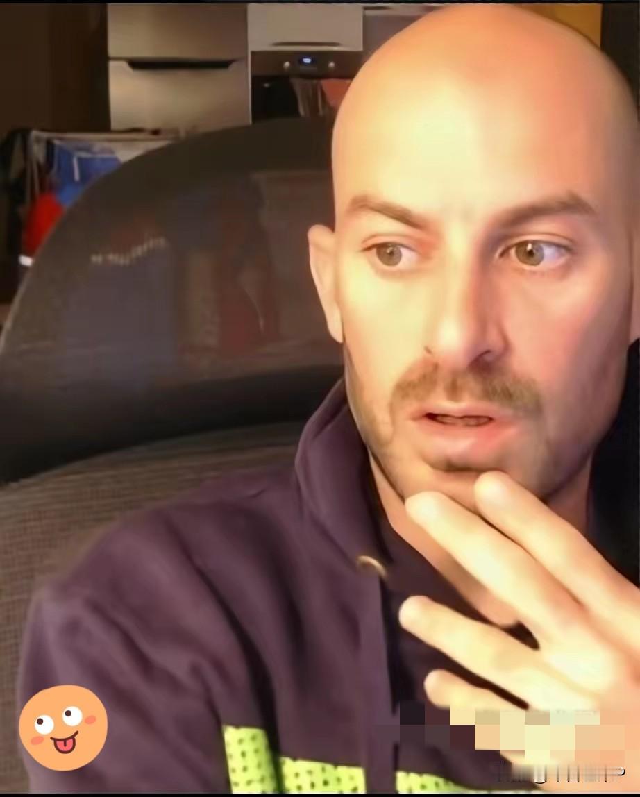 张雪机车就是瓦伦丁的“再生父母”
他非常感谢张雪给他的这次机会！
自从有了这笔冠