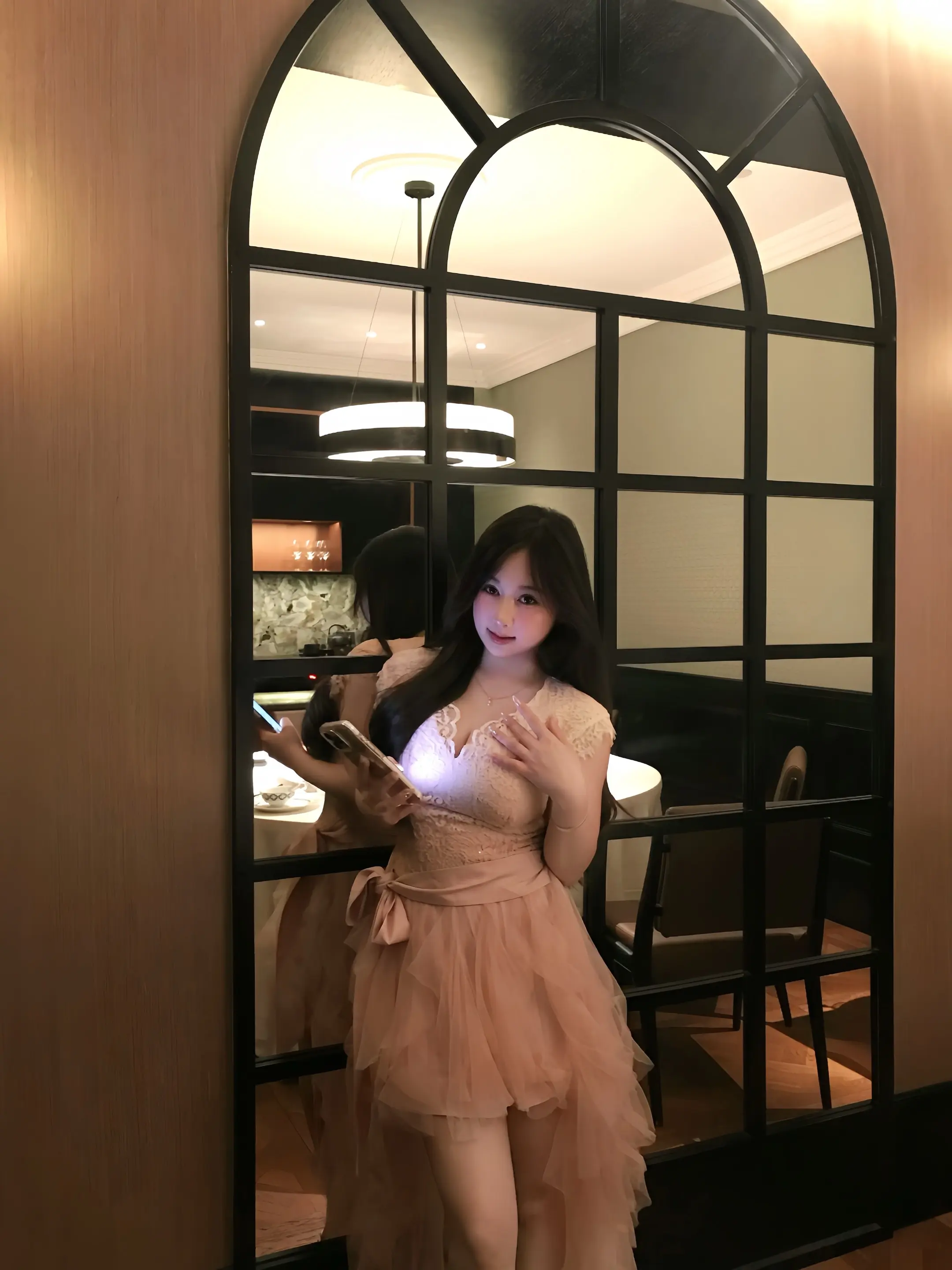 三分清纯三分艳丽三分妩媚一分可爱构成了我这个完美的女人
