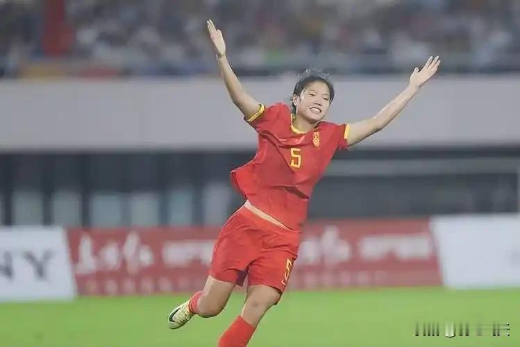 方珍珠一颗璀璨的明珠
∪17中国女足又冒出来一棵好苗子，她就是司职中锋的方珍珠。