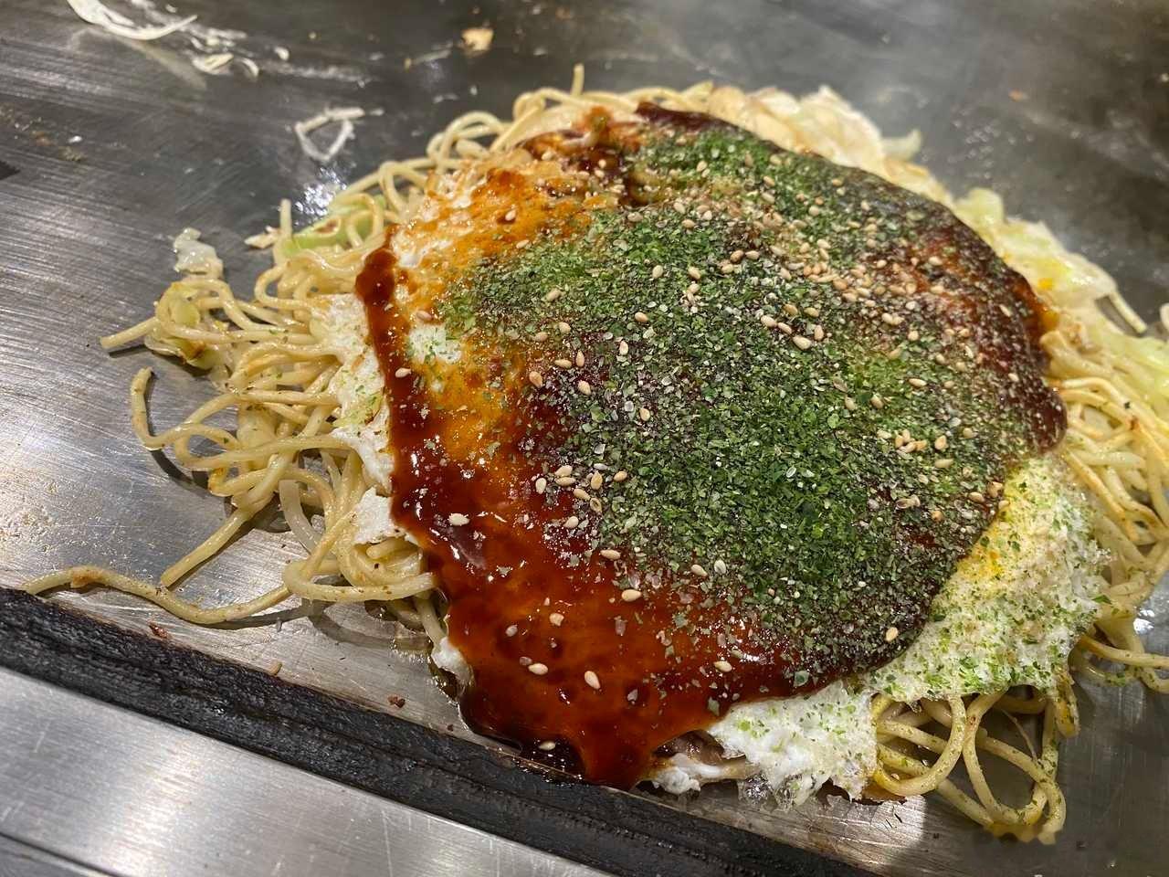 后来回大阪的路上，还去了广岛，见了二十年前在美国认识的朋友，跟我同岁，属牛的，也