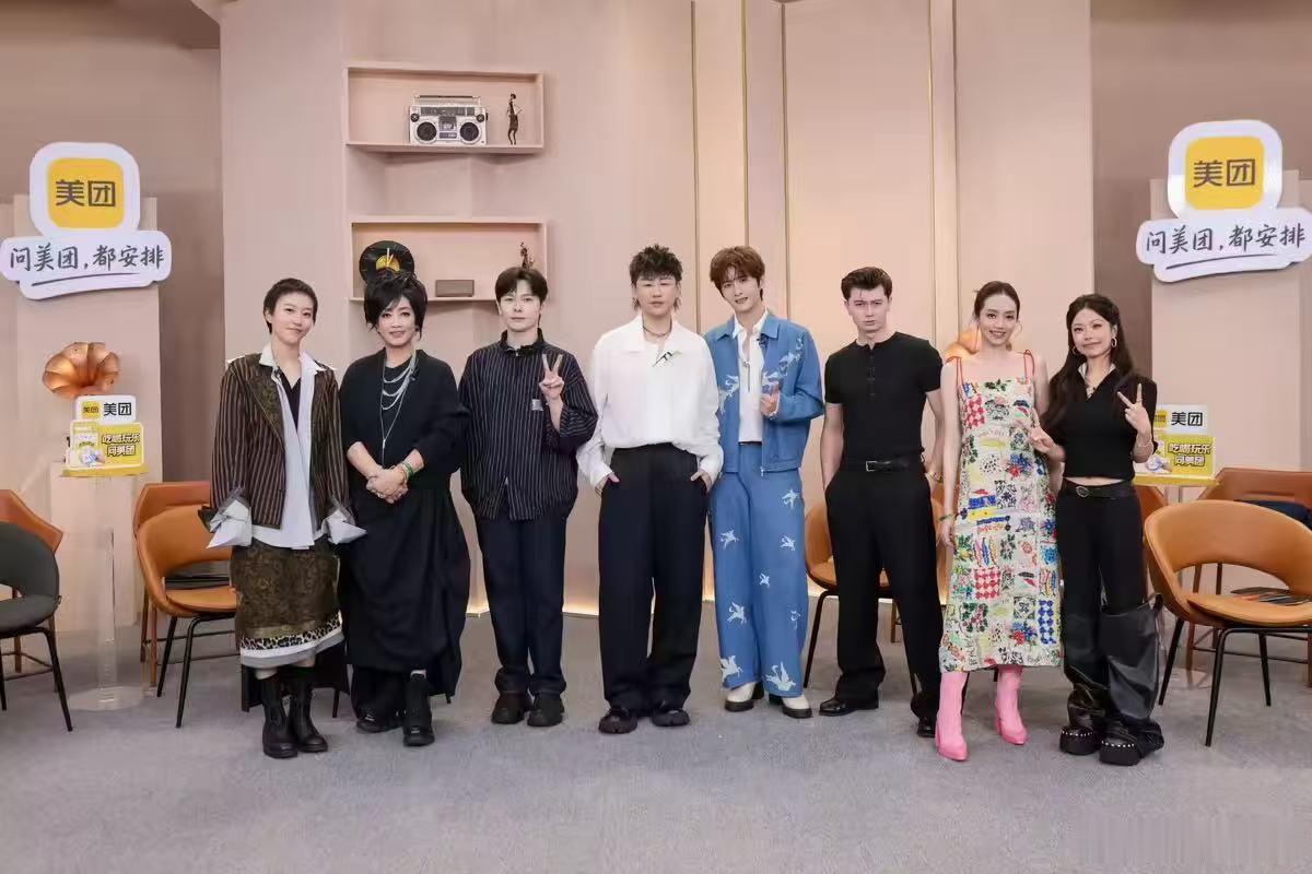歌手前四预测歌手2026本周一次性淘汰三人，晋级机会十分珍贵，八位实力唱将背水一